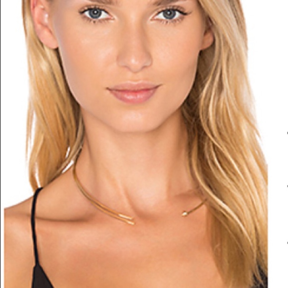 Nora choker
